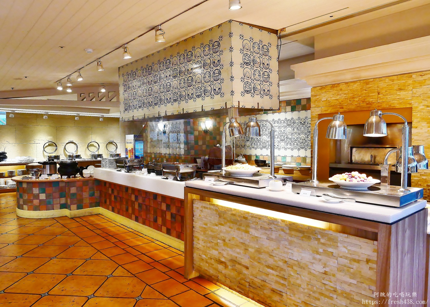 陽明山天籟渡假酒店絢彩廳晚餐開箱｜Buffet自助餐吃到飽推薦，海鮮、熱食、甜點一次滿足