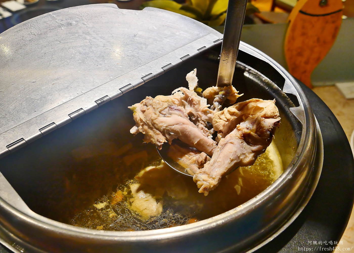 陽明山天籟渡假酒店絢彩廳晚餐開箱｜Buffet自助餐吃到飽推薦，海鮮、熱食、甜點一次滿足