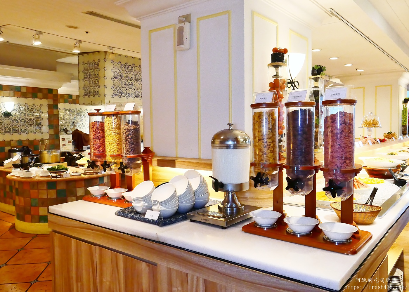 陽明山天籟渡假酒店早餐開箱｜自助式早餐吃到飽，現煮小卷米粉、燙青菜超滿足！