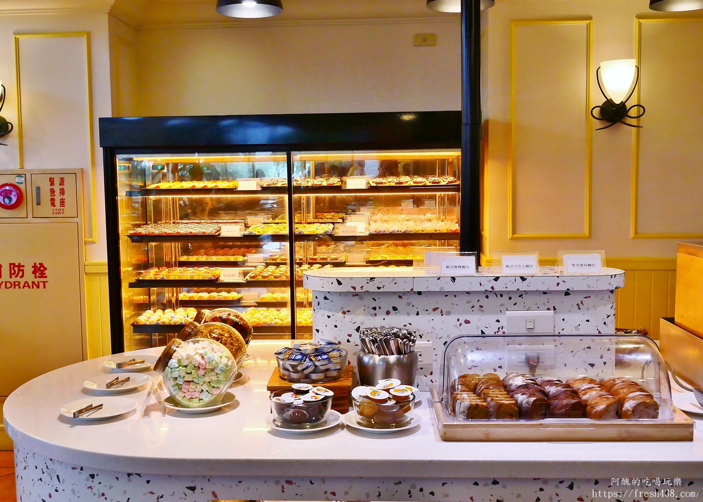 陽明山天籟渡假酒店絢彩廳晚餐開箱｜Buffet自助餐吃到飽推薦，海鮮、熱食、甜點一次滿足