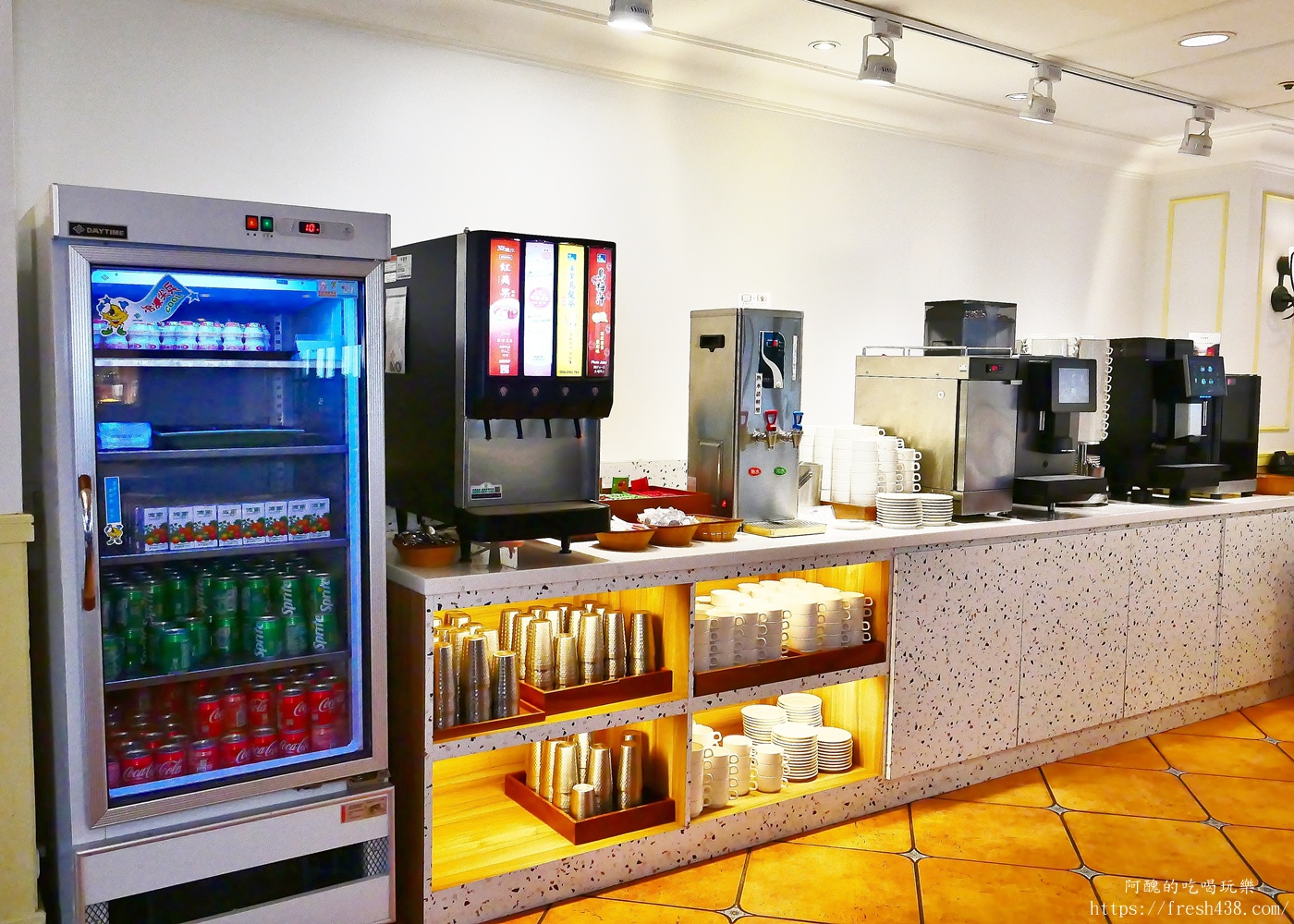 陽明山天籟渡假酒店早餐開箱｜自助式早餐吃到飽，現煮小卷米粉、燙青菜超滿足！