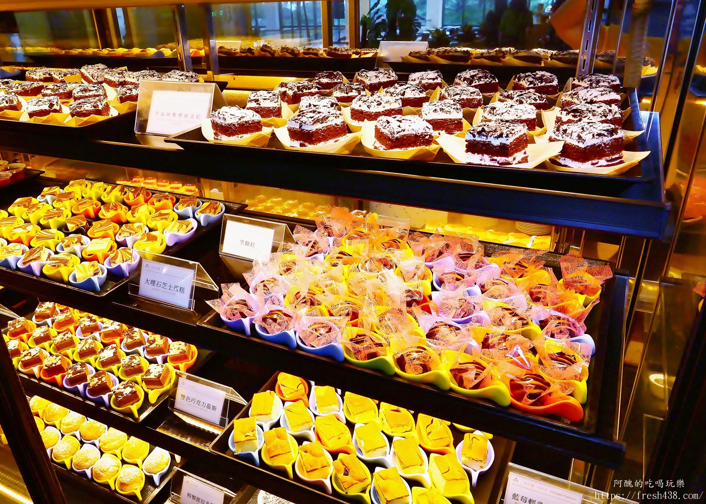 陽明山天籟渡假酒店絢彩廳晚餐開箱｜Buffet自助餐吃到飽推薦，海鮮、熱食、甜點一次滿足