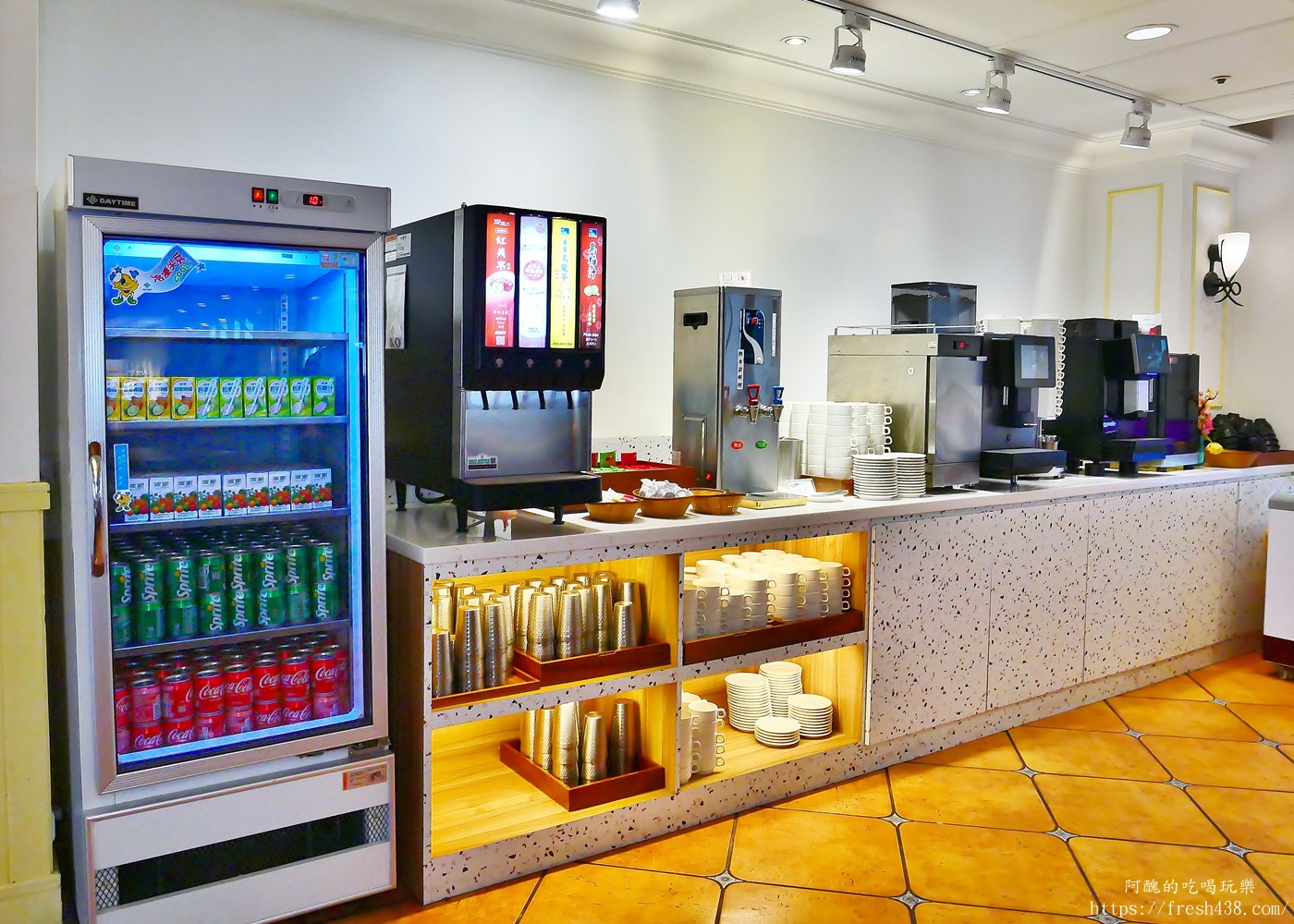陽明山天籟渡假酒店絢彩廳晚餐開箱｜Buffet自助餐吃到飽推薦，海鮮、熱食、甜點一次滿足