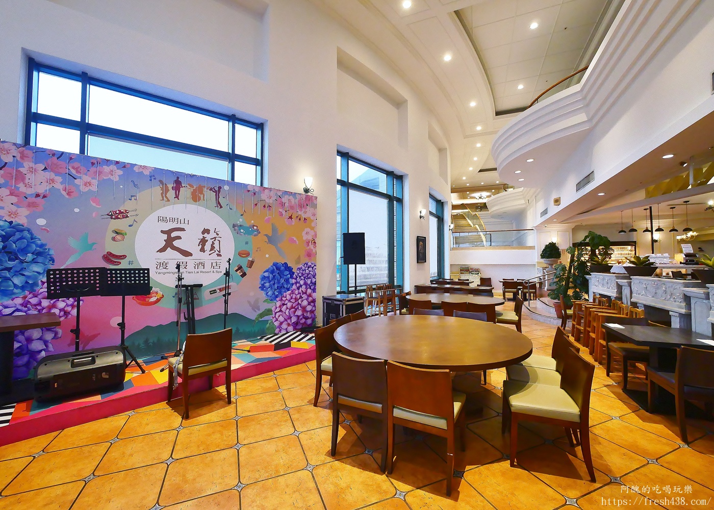 陽明山天籟渡假酒店絢彩廳晚餐開箱｜Buffet自助餐吃到飽推薦，海鮮、熱食、甜點一次滿足