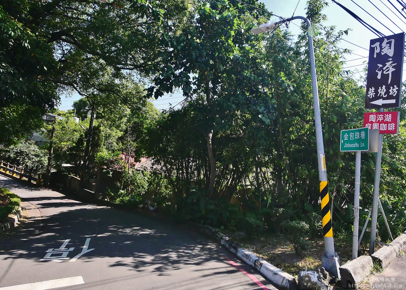 陶淬湖庭園咖啡｜新北鶯歌景觀餐廳推薦，免門票、可餵梅花鹿 羊駝 水豚，親子一日遊必訪