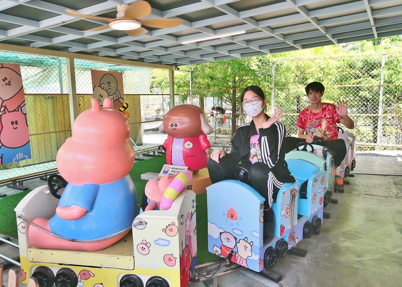 【宜蘭親子景點】星夢森林劇場全攻略｜水豚握手、羊駝梅花鹿餵食、DIY、戲水池一日遊必玩
