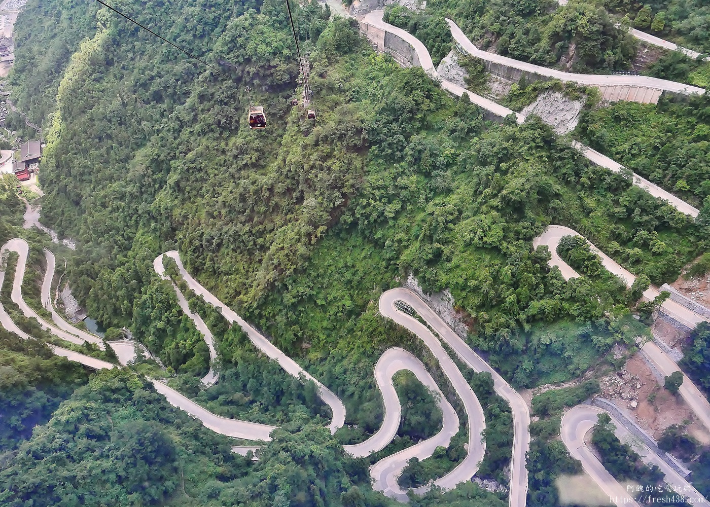 天門山A線攻略|最佳路線不走回頭路!世界最長索道、鬼谷棧道、玻璃棧道、天門洞一次玩透透 - 第14張圖 天門山A線攻略|最佳路線不走回頭路!世界最長索道、鬼谷棧道、玻璃棧道、天門洞一次玩透透