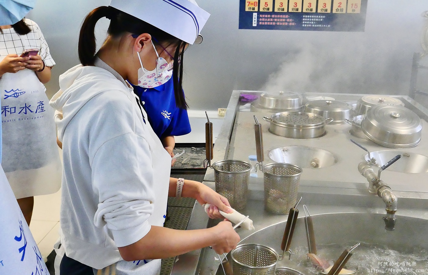 宜蘭雨天景點推薦|溪和水產觀光工廠攻略:門票抵消費,海鮮DIY、汆燙體驗超好玩! - 第47張圖 宜蘭雨天景點推薦|溪和水產觀光工廠攻略:門票抵消費,海鮮DIY、汆燙體驗超好玩!