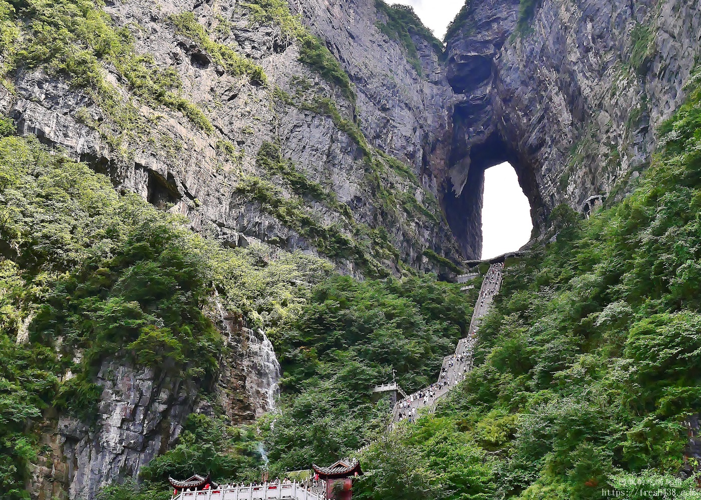 天門山A線攻略|最佳路線不走回頭路!世界最長索道、鬼谷棧道、玻璃棧道、天門洞一次玩透透 - 第59張圖 天門山A線攻略|最佳路線不走回頭路!世界最長索道、鬼谷棧道、玻璃棧道、天門洞一次玩透透