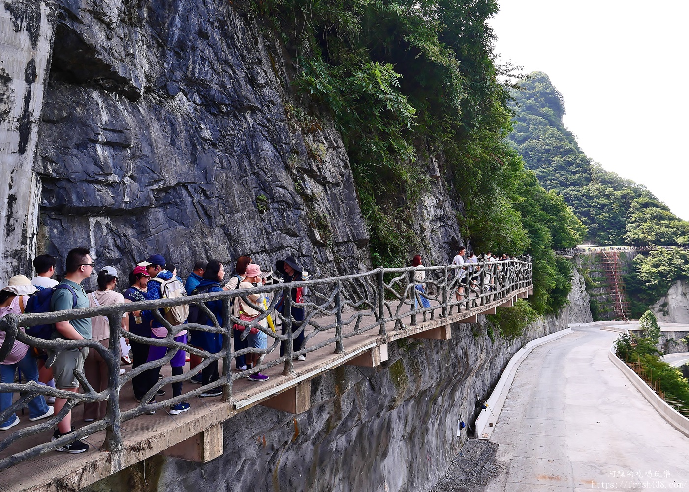 天門山A線攻略|最佳路線不走回頭路!世界最長索道、鬼谷棧道、玻璃棧道、天門洞一次玩透透 - 第69張圖 天門山A線攻略|最佳路線不走回頭路!世界最長索道、鬼谷棧道、玻璃棧道、天門洞一次玩透透
