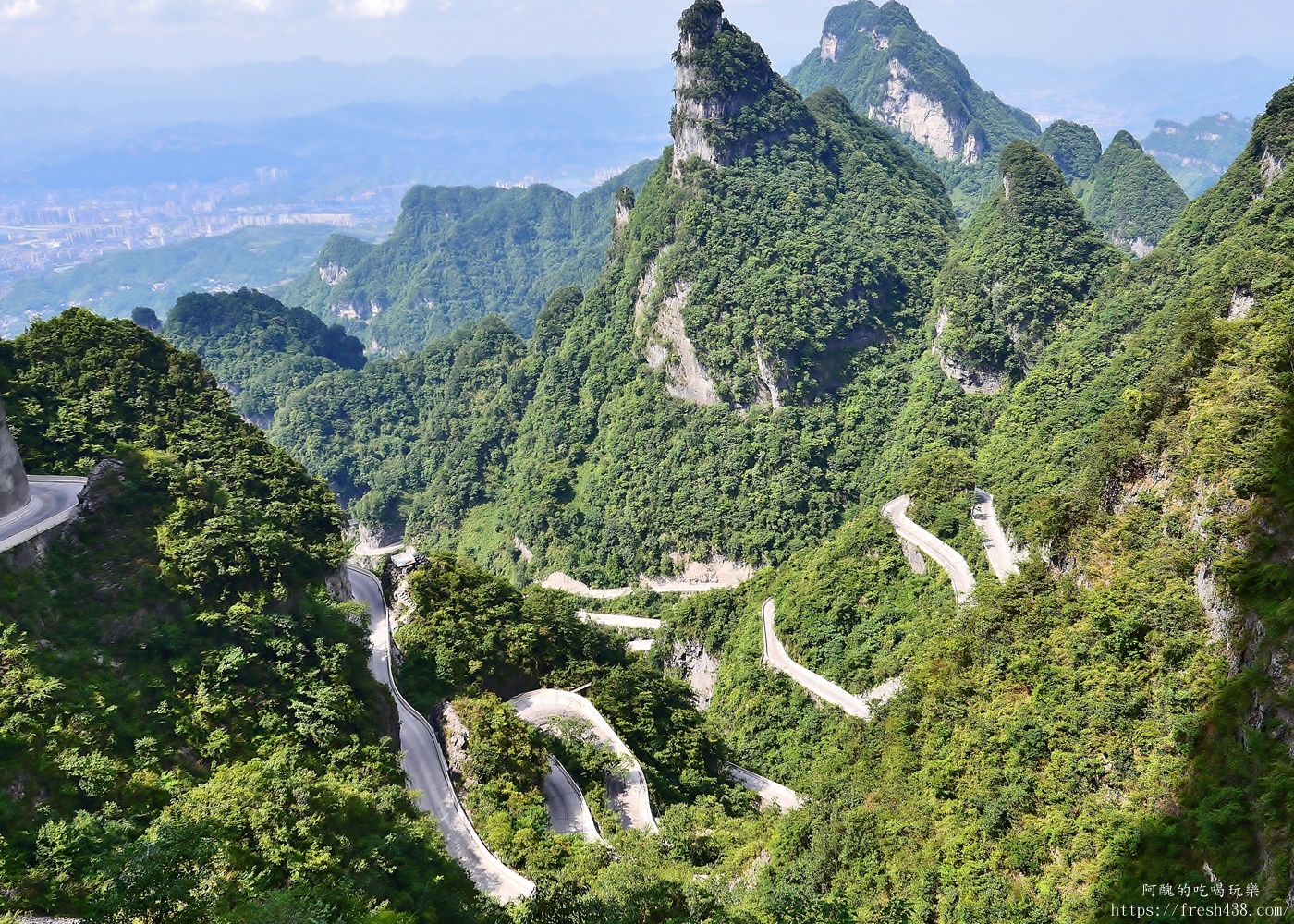 天門山A線攻略|最佳路線不走回頭路!世界最長索道、鬼谷棧道、玻璃棧道、天門洞一次玩透透 - 第70張圖 天門山A線攻略|最佳路線不走回頭路!世界最長索道、鬼谷棧道、玻璃棧道、天門洞一次玩透透