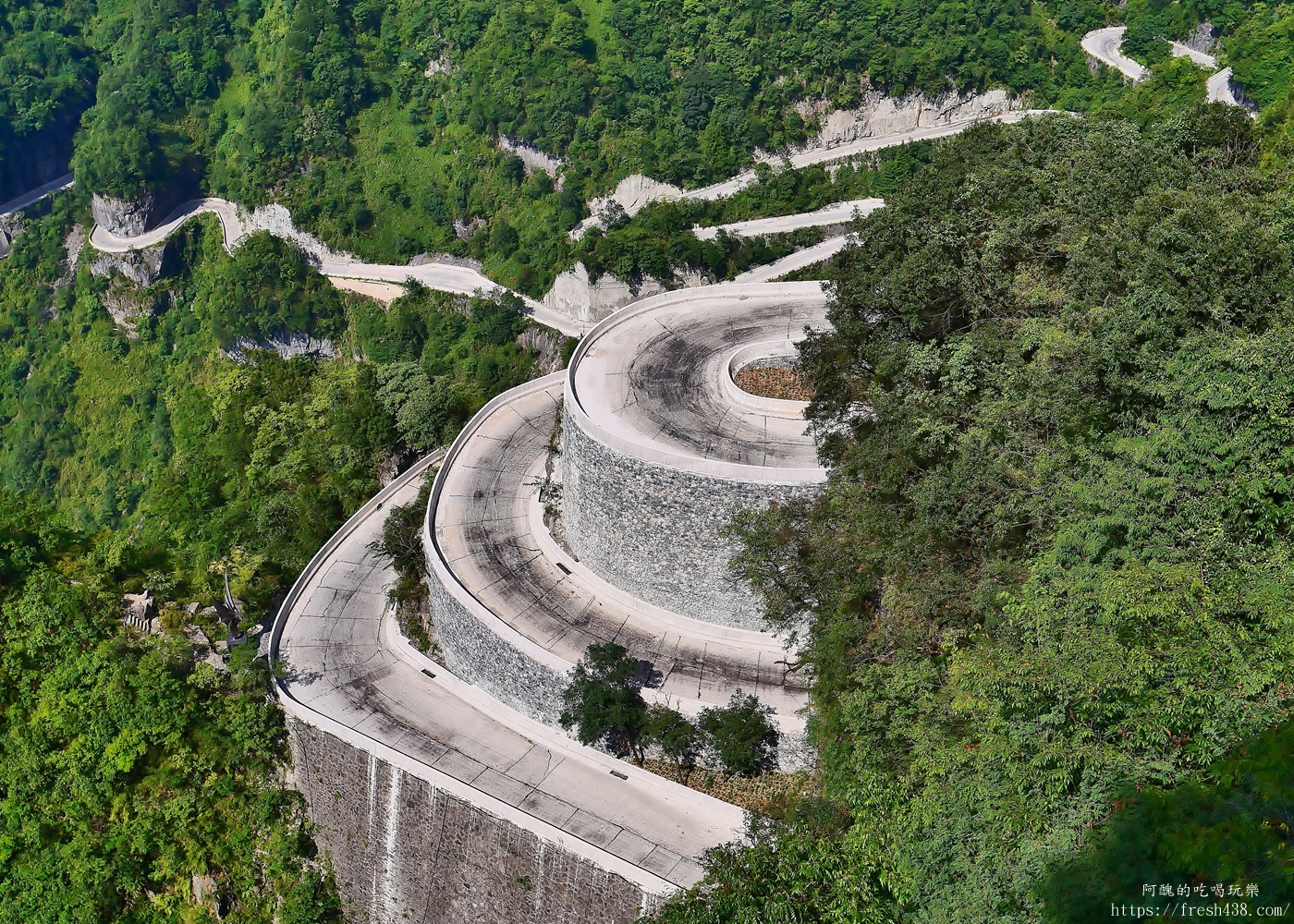 天門山A線攻略|最佳路線不走回頭路!世界最長索道、鬼谷棧道、玻璃棧道、天門洞一次玩透透 - 第71張圖 天門山A線攻略|最佳路線不走回頭路!世界最長索道、鬼谷棧道、玻璃棧道、天門洞一次玩透透